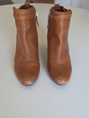 Women's Tan Leather Ankle Boots - Sleek Zip Detail
